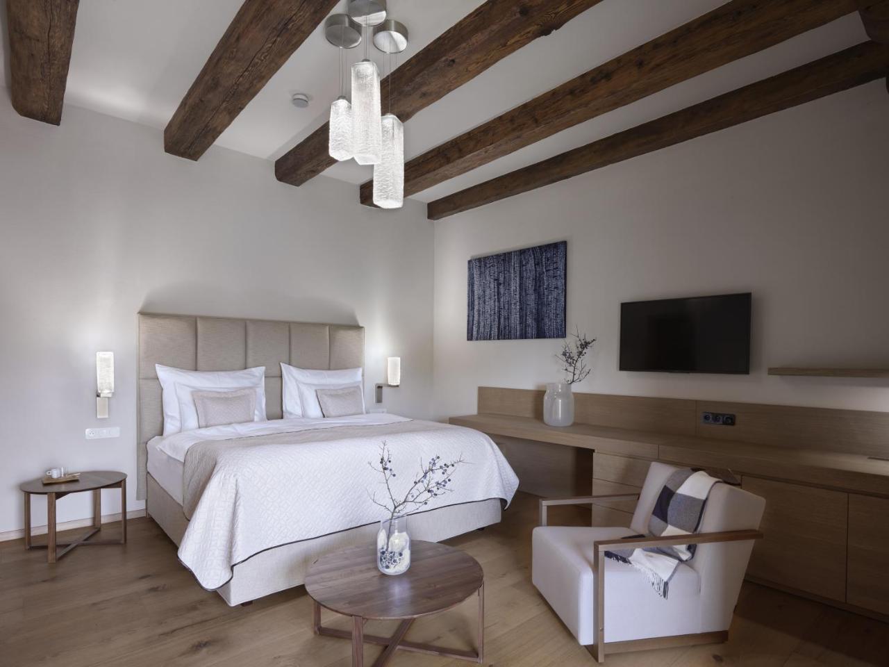 Lotrinsky Hotel Velké Pavlovice 外观 照片