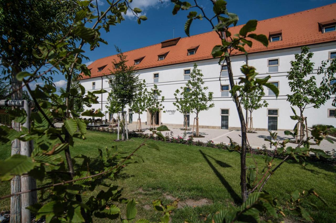 Lotrinsky Hotel Velké Pavlovice 外观 照片